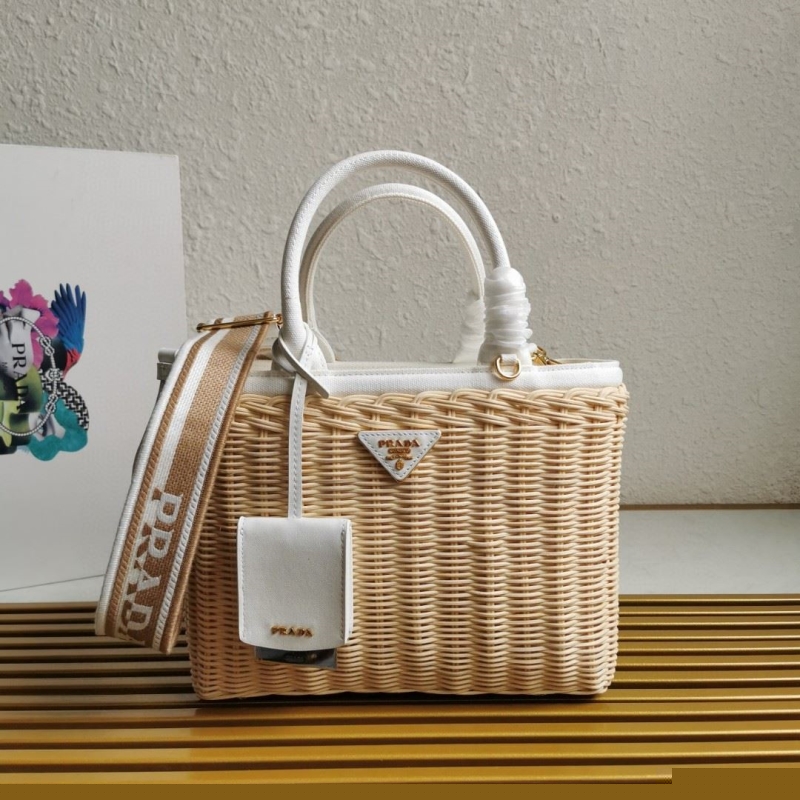 Pra*a shopping bags